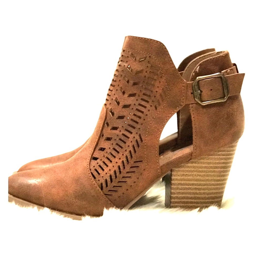 Super cute stylish booties!